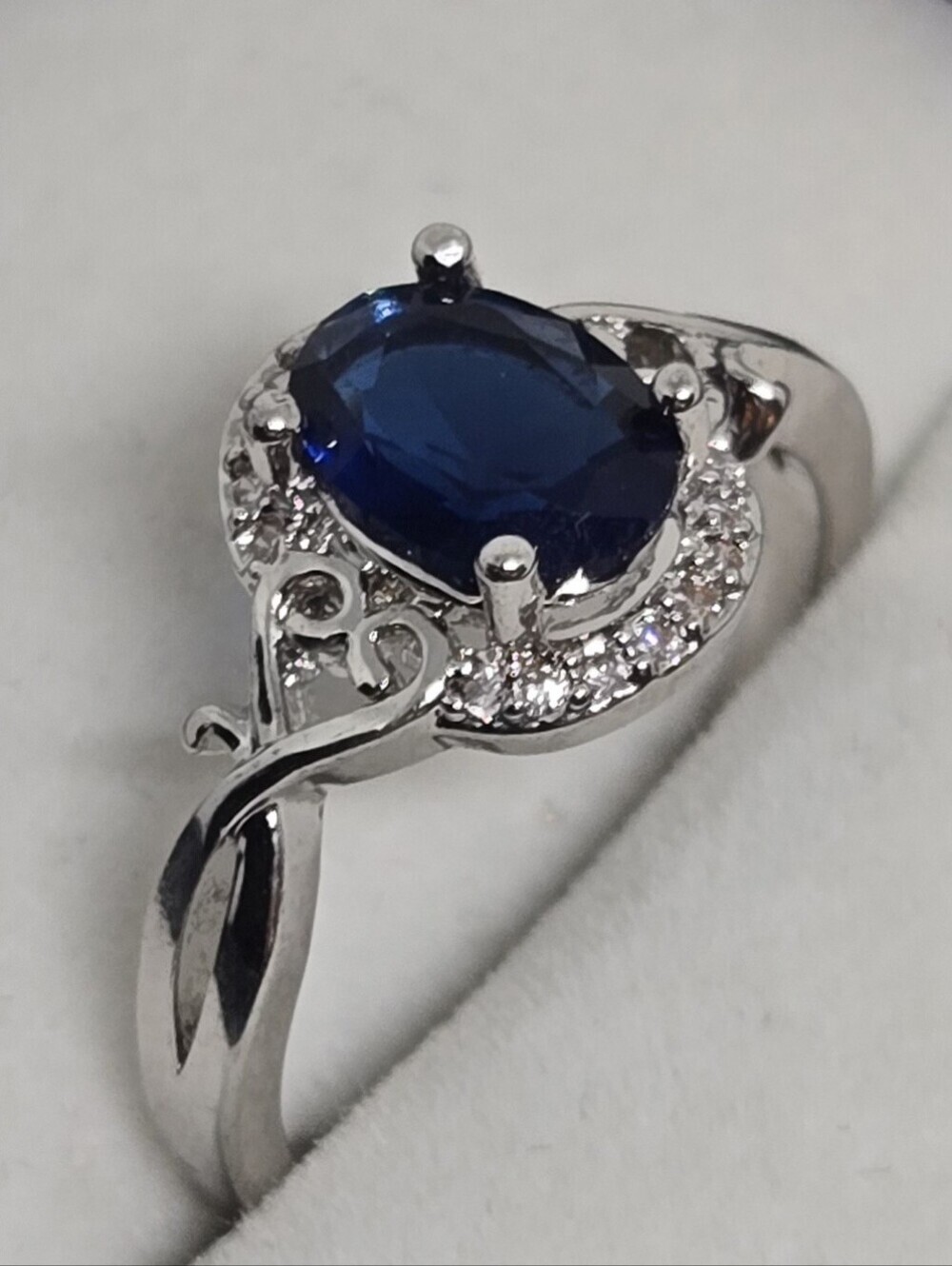 Blue Sapphire Color Halo Ring Silver Tone Filigree Statement Jewelry - Picture 4 of 13
